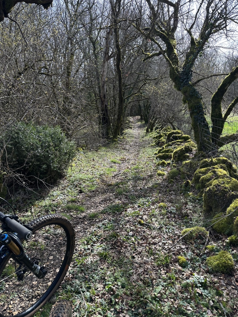 CLUB - RANDO BLEUE ET ROUGE VAYLATS (46)